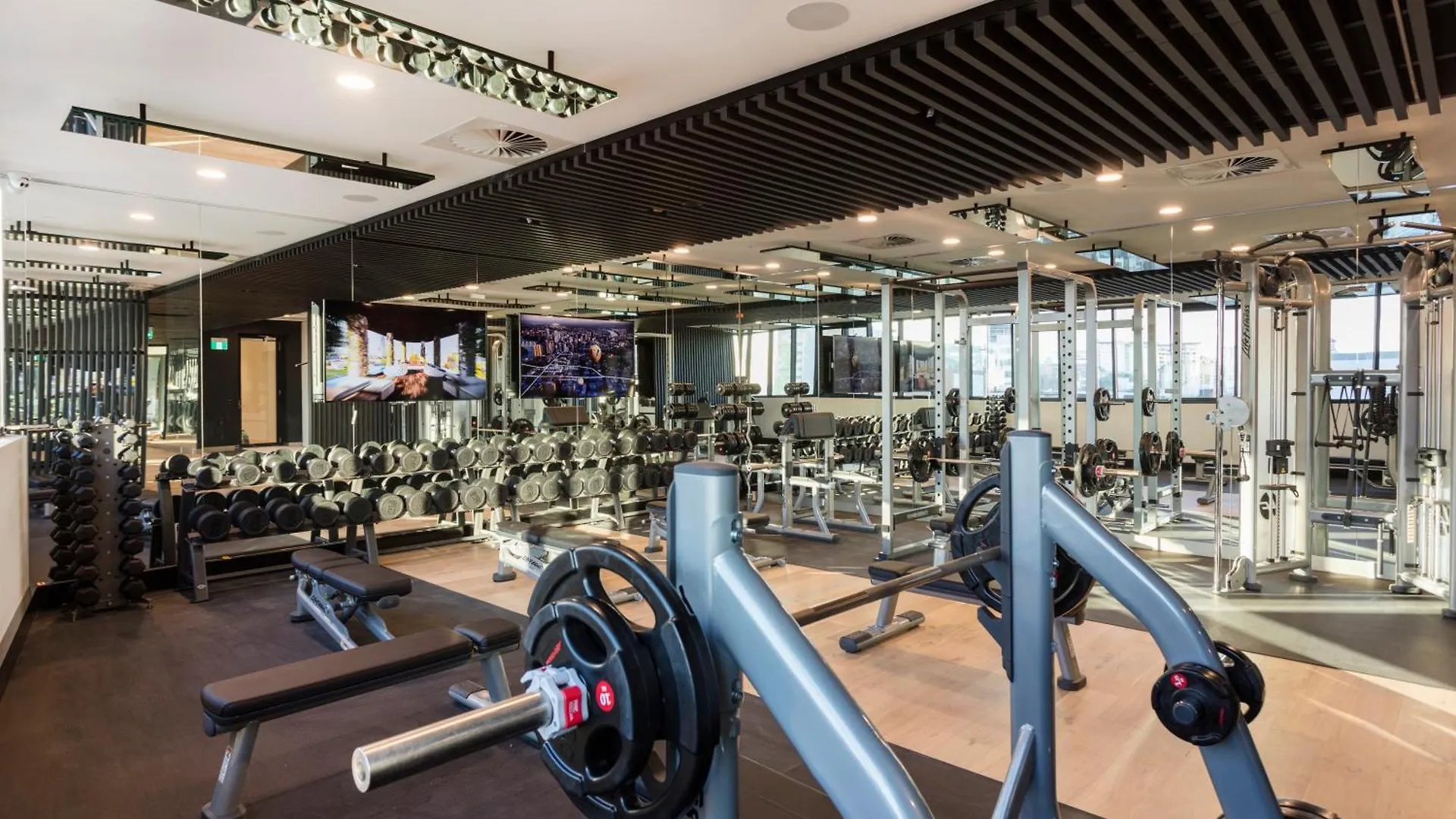 City Views 2Br Apt With Infinity Pool & Huge Gym! Brisbane 0*,  Australië