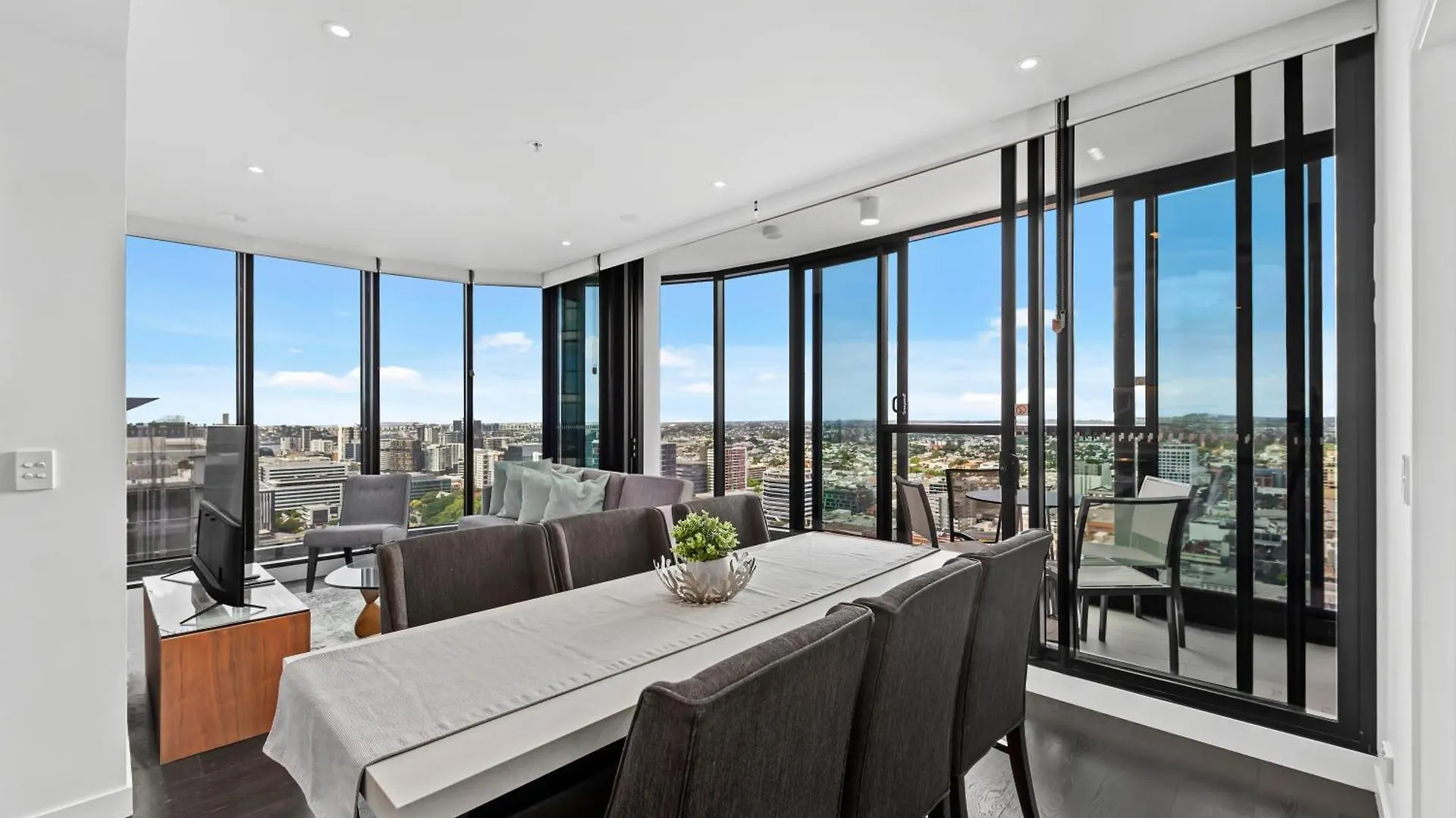 公寓 City Views 2Br Apt With Infinity Pool & Huge Gym! 布里斯班